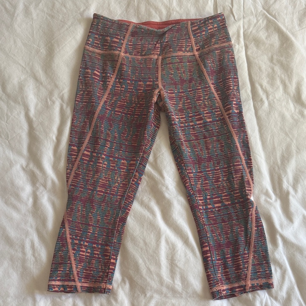Women’s Patterned Cropped Leggings